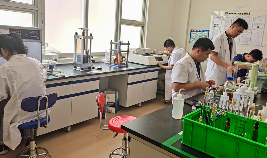 Shenzhen Yurucheng Dental Materials Co., Ltd manufacturer production line